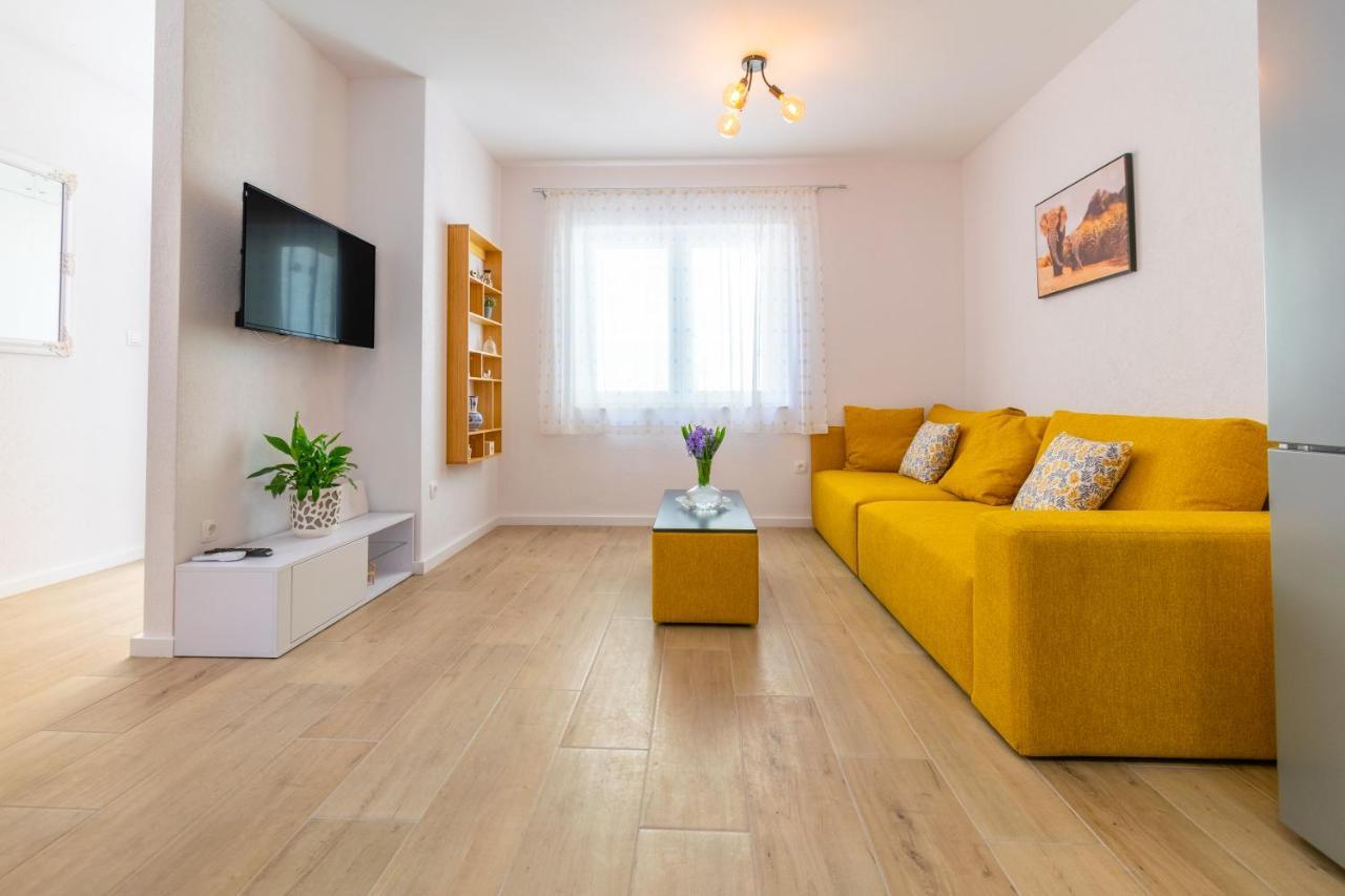 City Apartment 4 & 6 Макарска Экстерьер фото